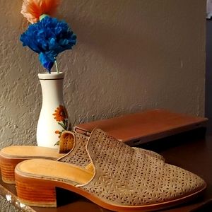 Neutral tan womens shoe